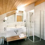 Alpinlodges Matrei شقة *